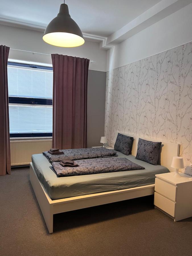 Downtown Apartments Плзень Екстер'єр фото