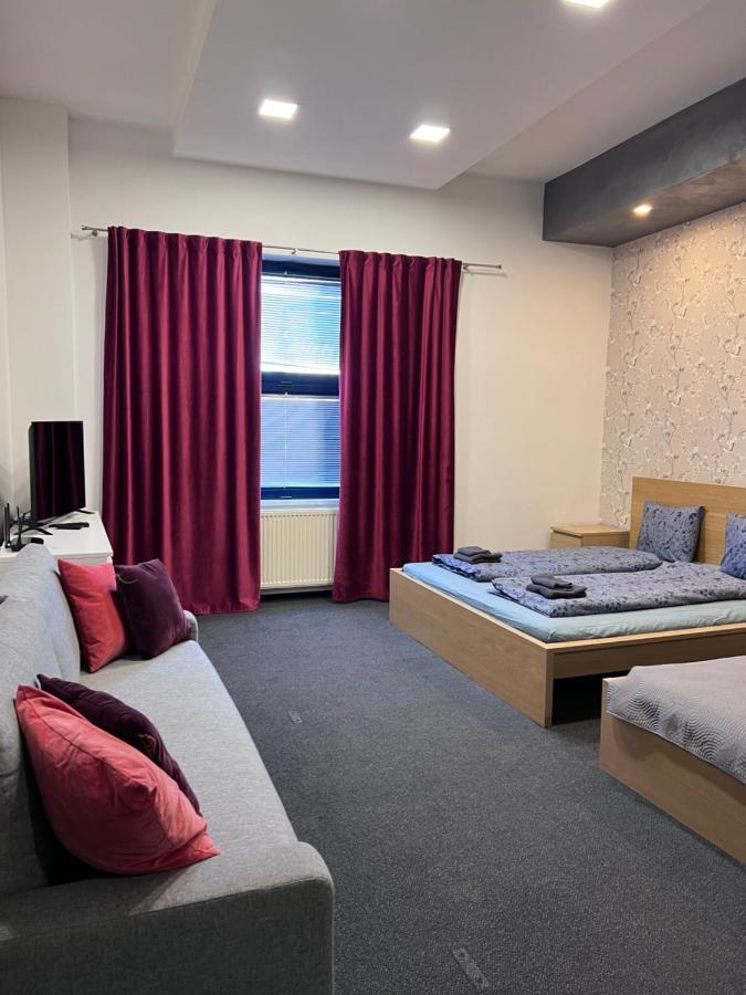 Downtown Apartments Плзень Екстер'єр фото