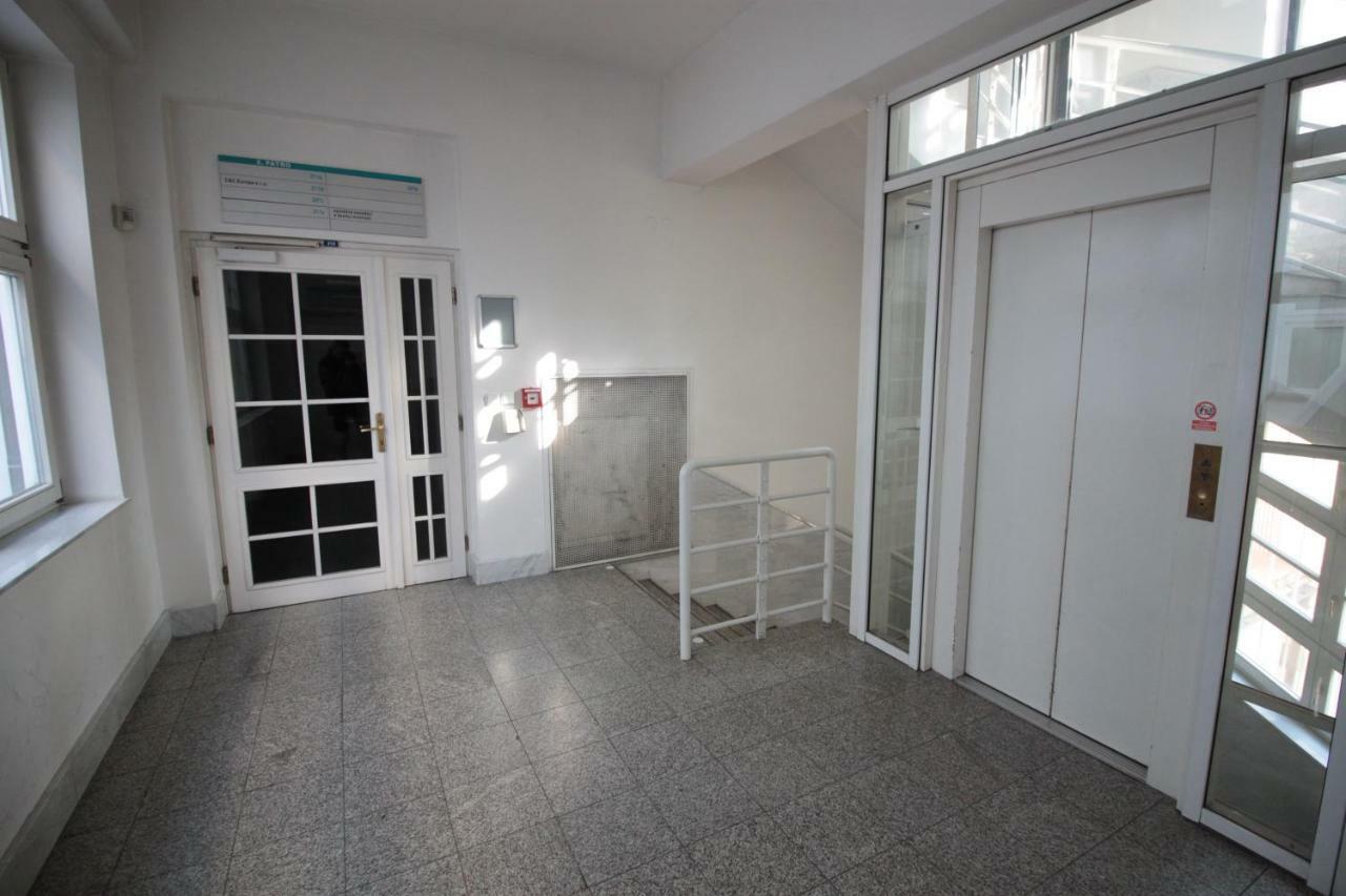 Downtown Apartments Плзень Екстер'єр фото